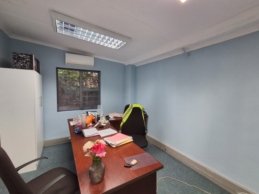 To Let Commercial Property for Rent in Baysville Eastern Cape
